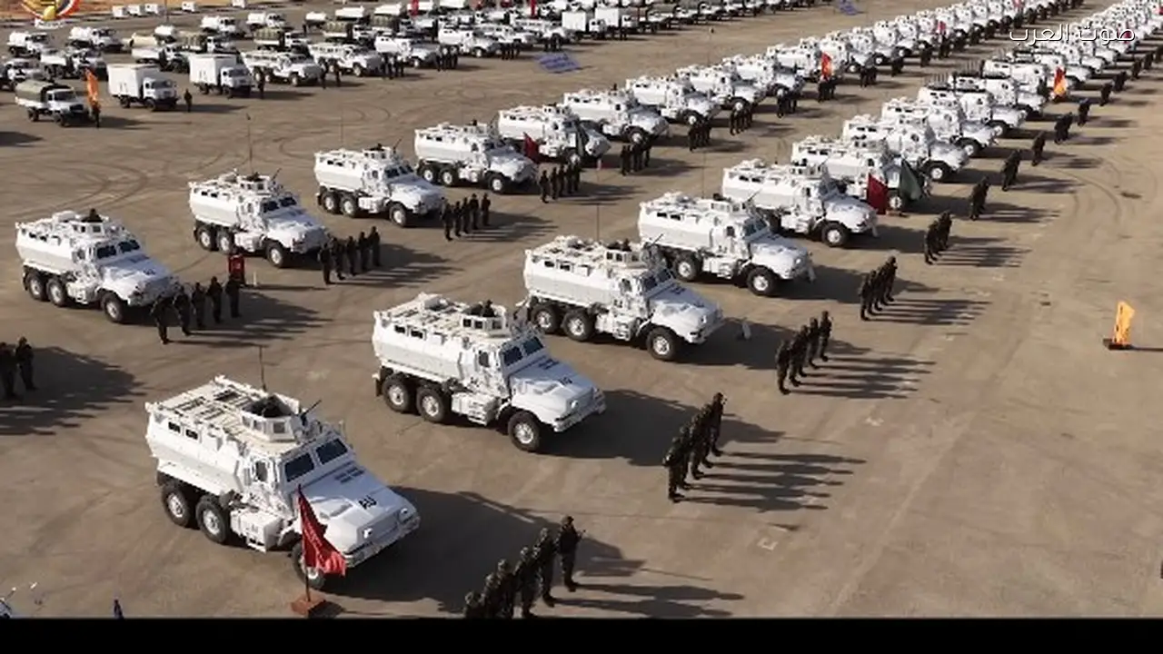 رئيس الصومال ووزير الدفاع يراقبان مغادرة القوات المصرية