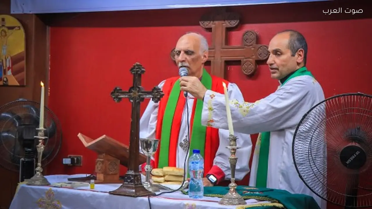 رئيس الكنيسة الأسقفية يترأس خدمة تثبيت أعضاء جدد في عزبة النخل