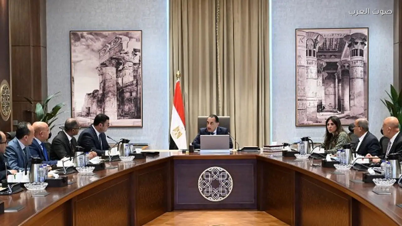 رئيس الوزراء يتابع تطوير مياه الشرب والصرف الصحي