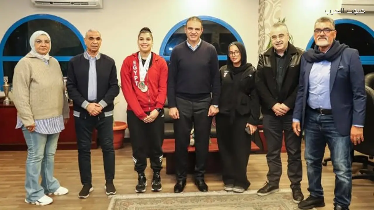 رئيس سموحة يستقبل بطلات الرمح ويشجعهن على التألق الدولي