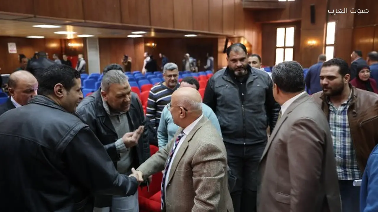 رئيس مياه القاهرة يناقش تطوير الخدمات مع العاملين في القطاعات التجارية