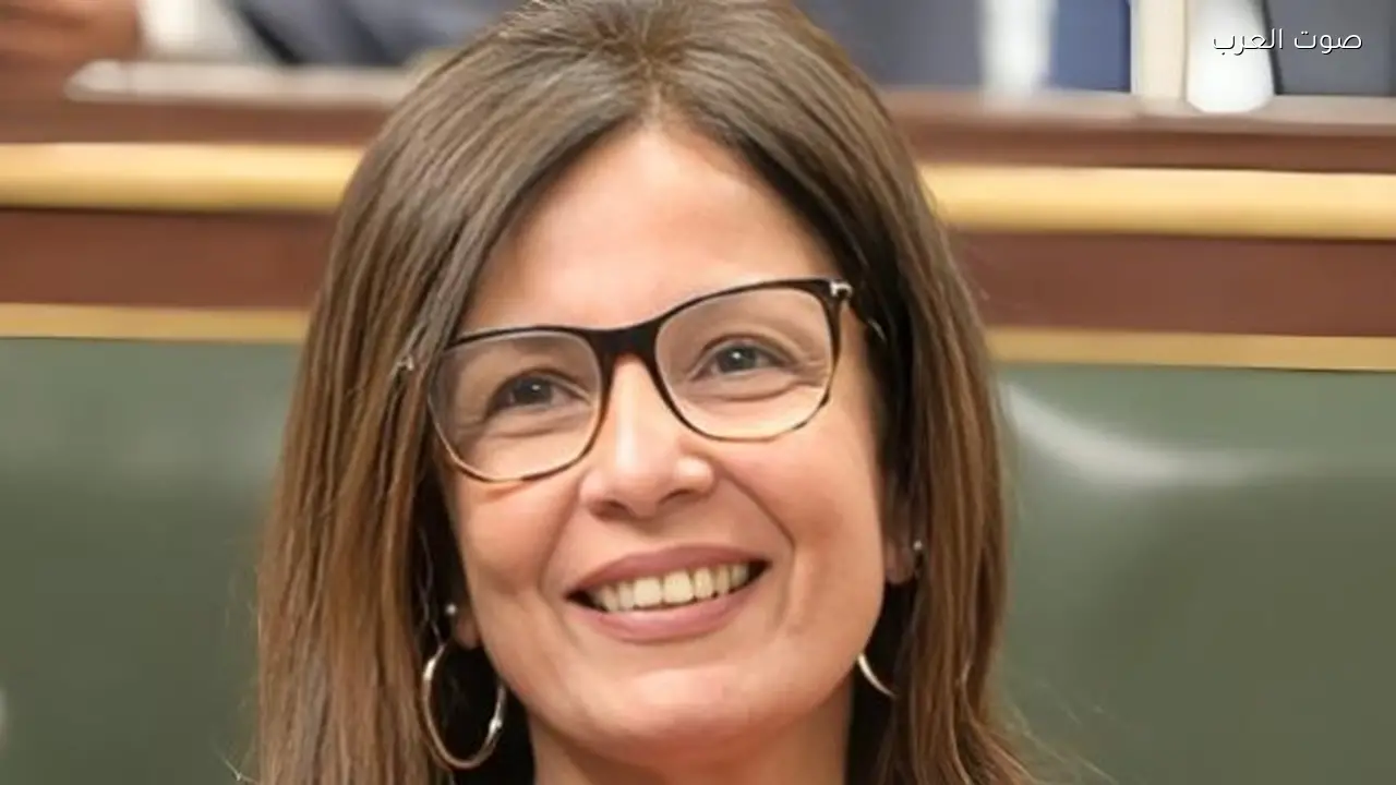 زاهي حواس يهنئ جيهان زكي كوزيرة للثقافة