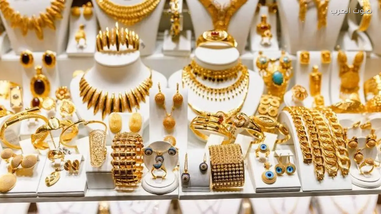 سعر الذهب ينخفض 10 جنيهات مساء الأحد 15 فبراير 2026