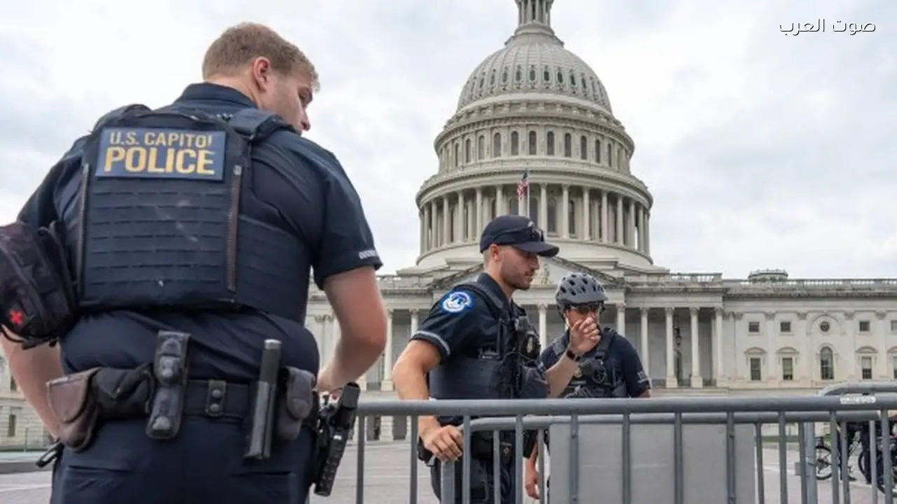 شرطة الكابيتول تعتقل مشتبهاً قرب الكونغرس بحوزته سلاح ناري