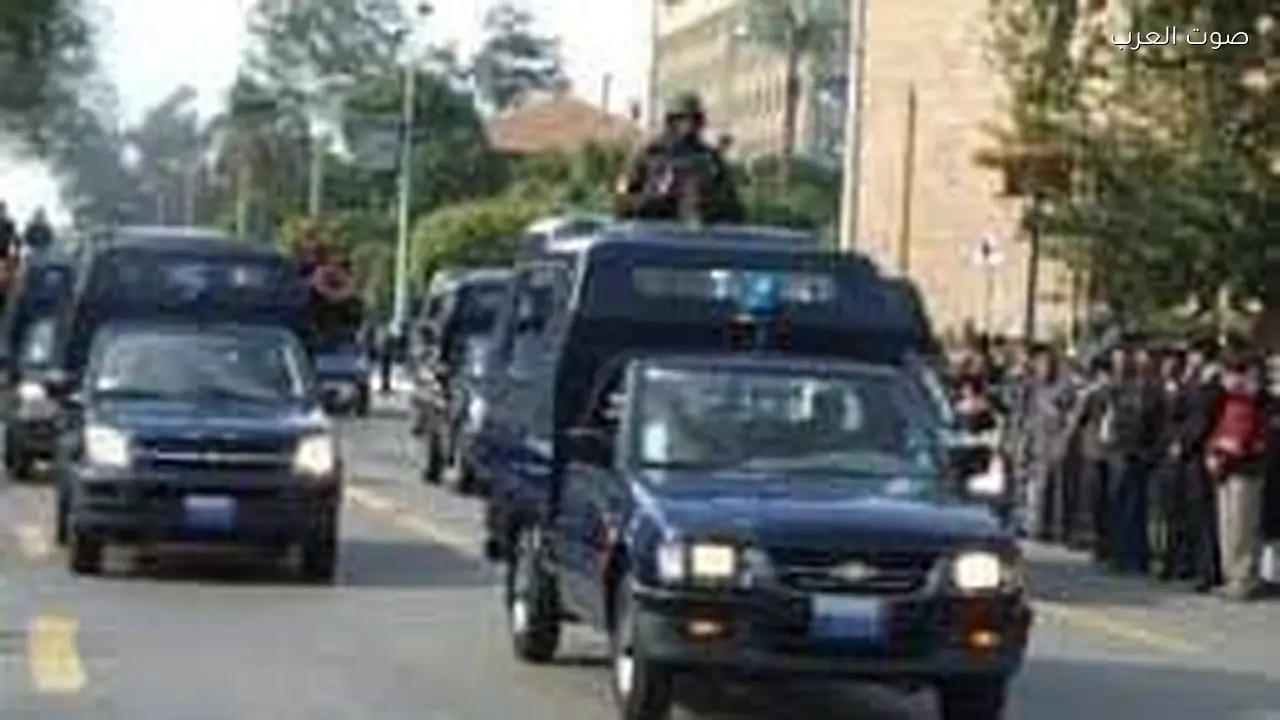 ضبط 5 شباب استخدموا الألعاب النارية في المحلة