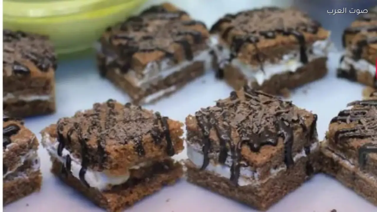 طريقة تحضير كيك بحشوة المربى والكريمة بسهولة