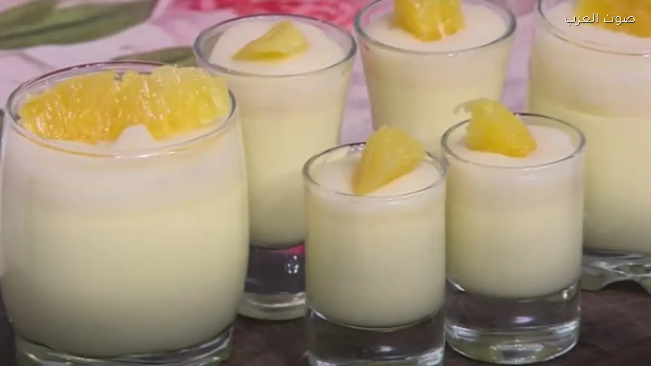 طريقة تحضير موس البرتقال مع صوص الشوكولاتة البيضاء