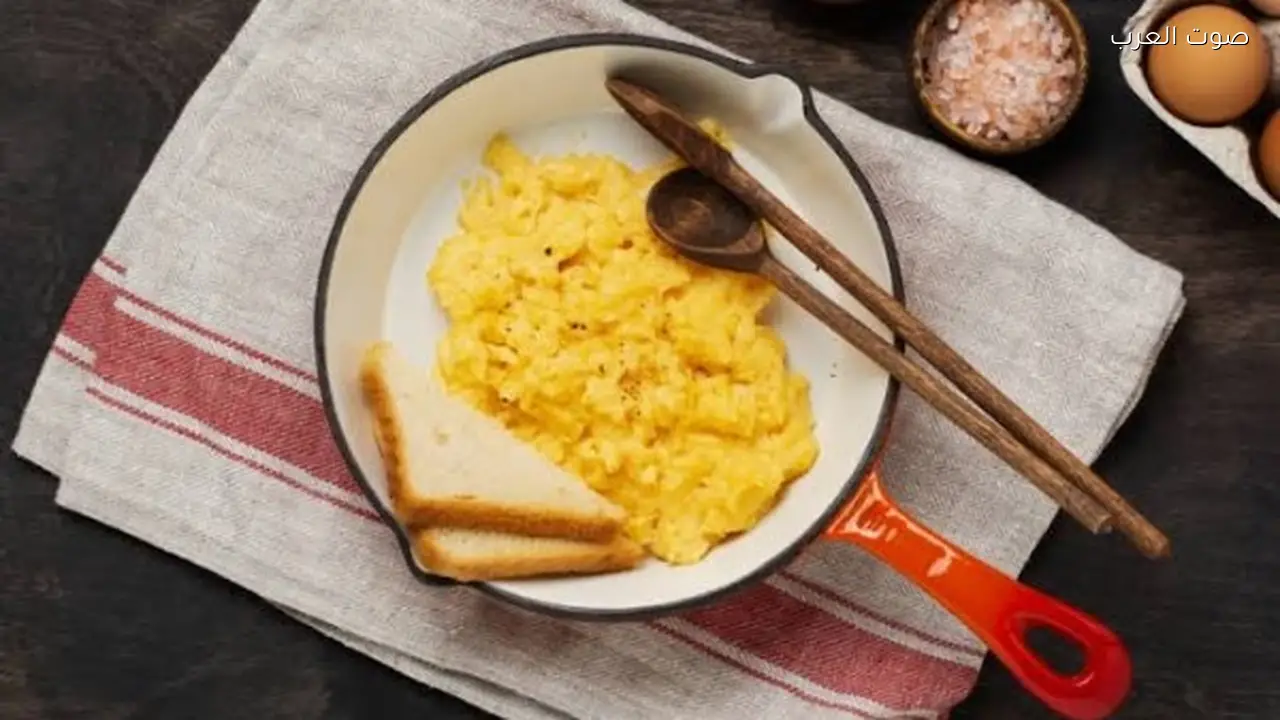 طريقة سهلة لتحضير الجبنة القريش الكريمية في المنزل