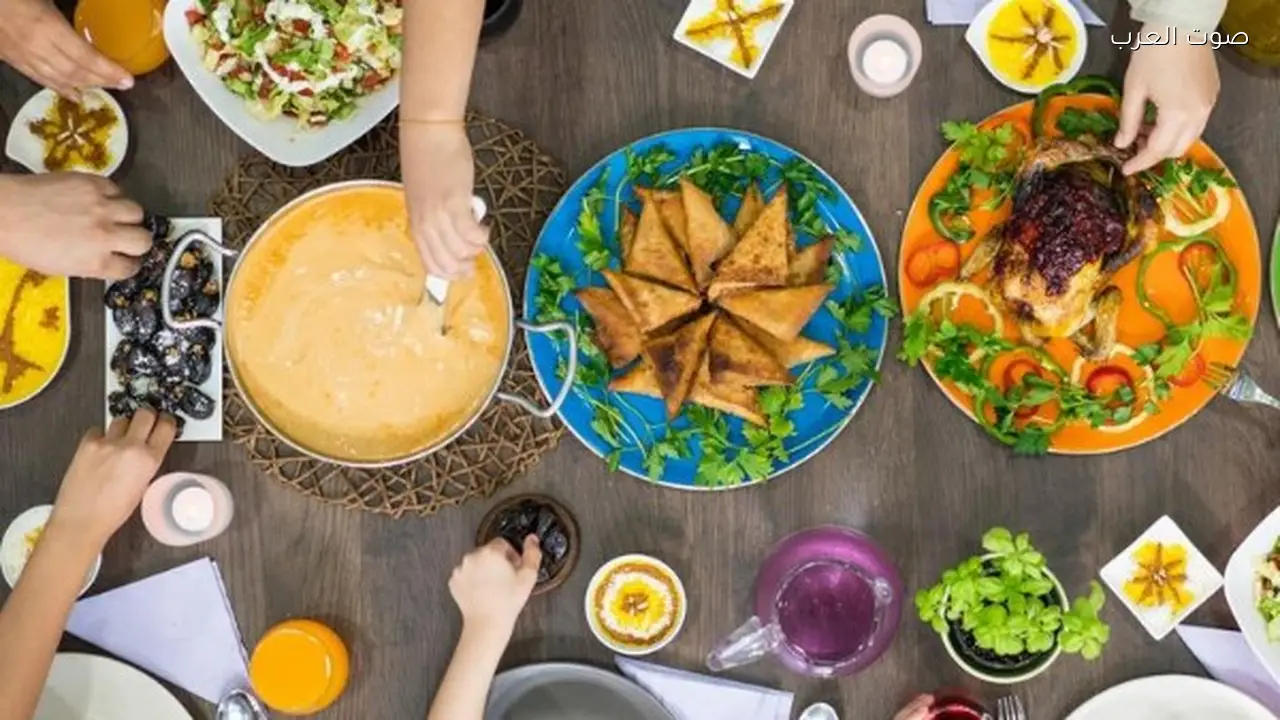 طريقة صحية لترتيب أطباق الإفطار في رمضان