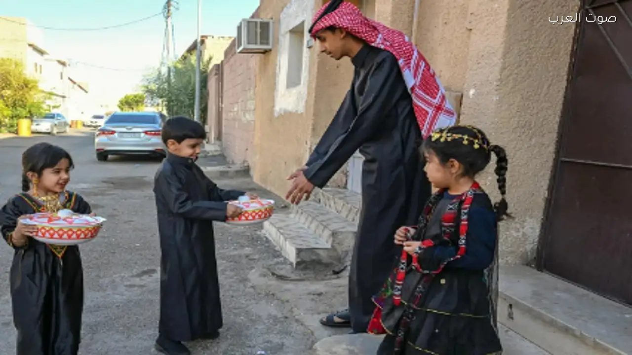 عادة “الطِّعْمة” في رمضان تعزز روح الجيرة والتكافل بحائل