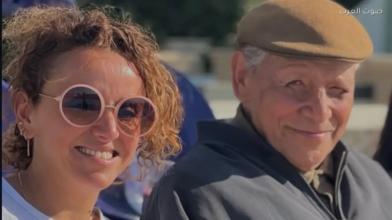 علا رشدي تعبر عن شكرها لمن قدموا التعازي في وفاة والدها