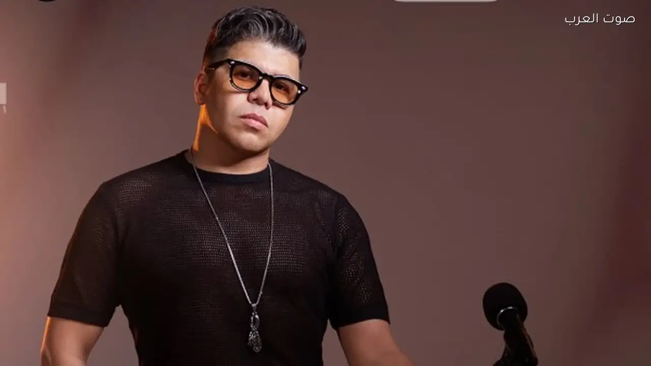 عمر كمال يطلب الدعاء لوالدته بعد إجراء عملية جراحية