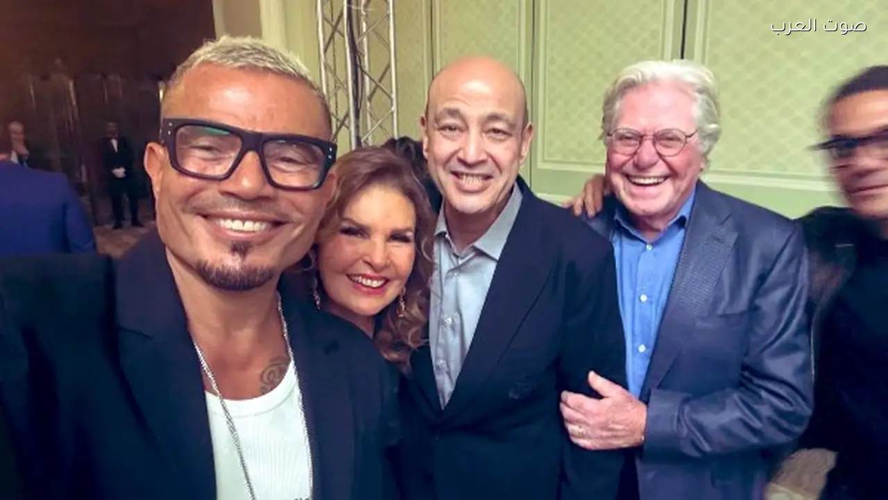 عمرو أديب يحضر سحور تركي آل الشيخ مع حسين فهمي ويسرا وعمرو دياب