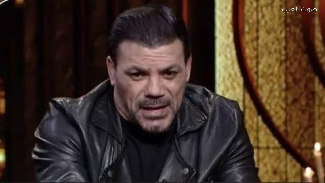 عمرو زكي يتحدث عن أصعب لحظات حياته بعد وفاة والده