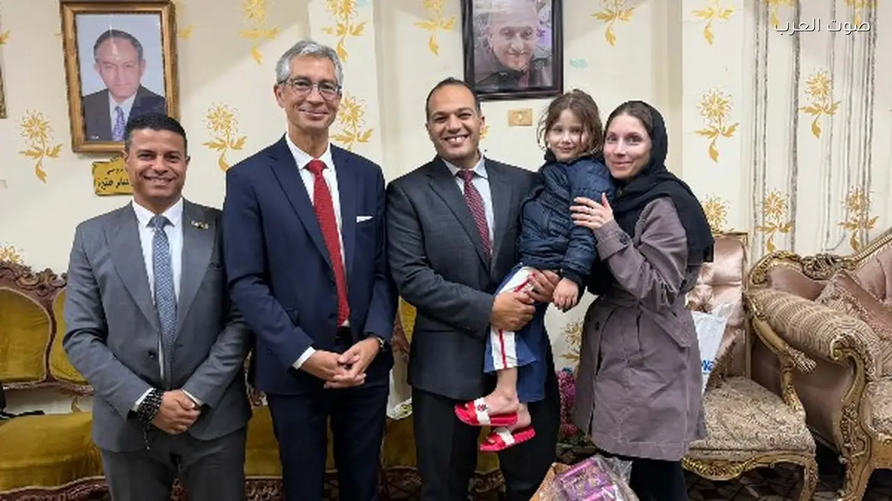 عودة الطفلة لينا من كندا إلى والدتها في طنطا