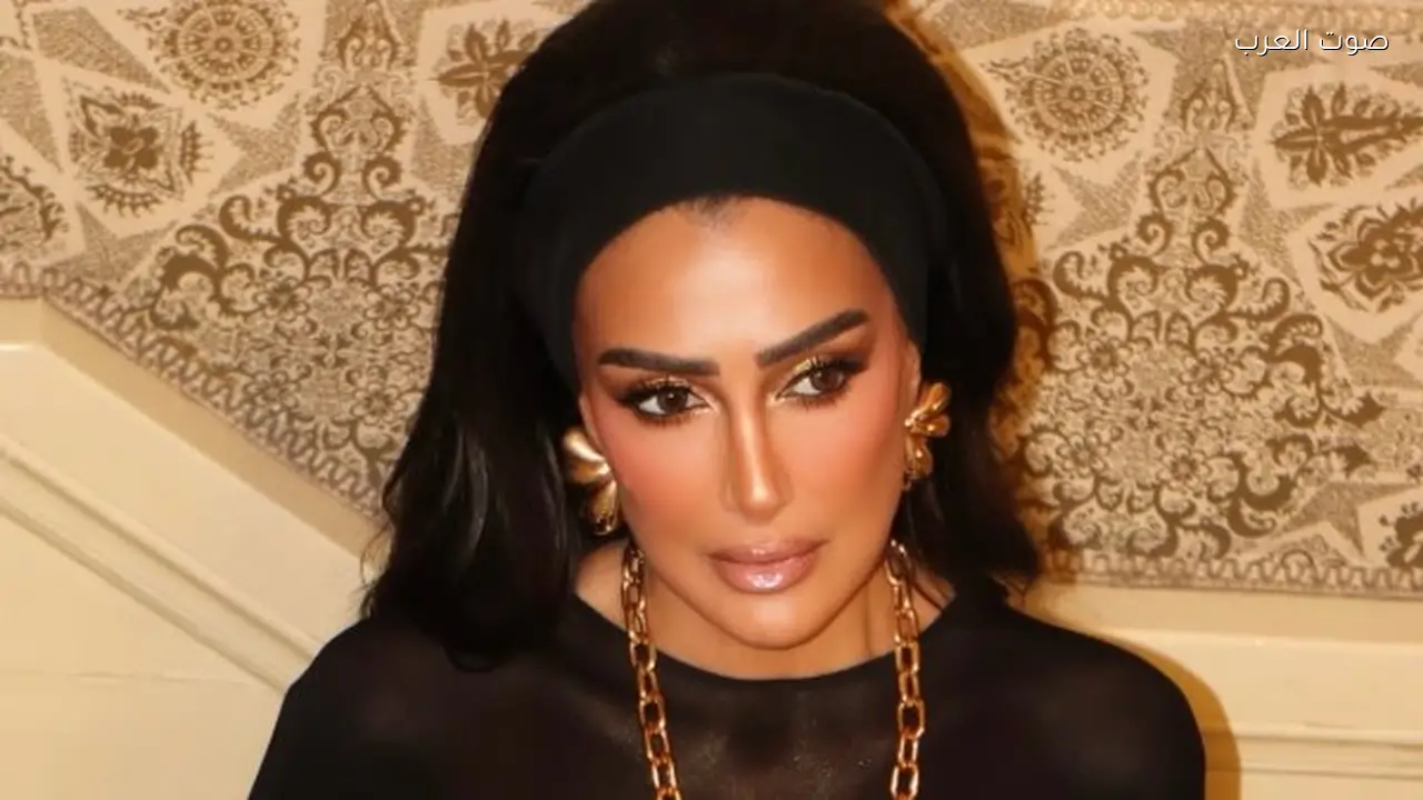 غادة عبد الرازق تتألق بإطلالة جديدة وجذابة