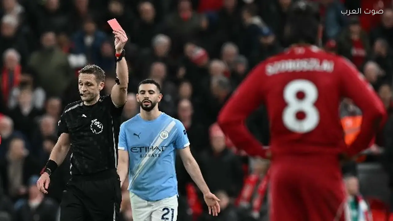 غضب جاري نيفيل بعد إلغاء هدف مانشستر سيتي في مباراة ليفربول