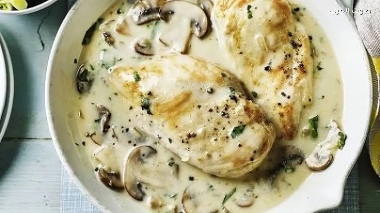 فراخ بيكاتا بصوص المشروم: وصفة كريمية سهلة التحضير