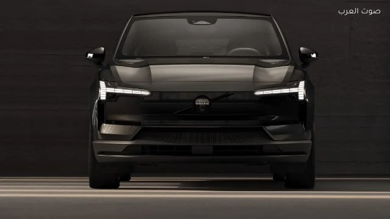 فولفو تطلق إصدار Black Edition من سيارتها الكهربائية EX30