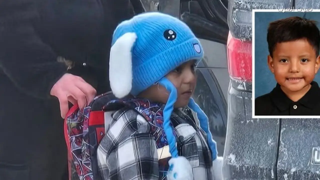 قاضٍ فيدرالي يأمر بالإفراج عن طفل ووالده المحتجزين من قبل الهجرة