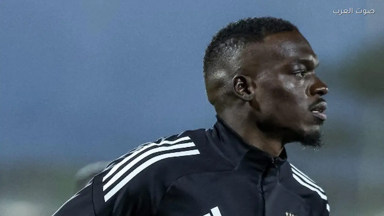 كامويش لاعب الأهلي يظهر بقصة شعر جديدة