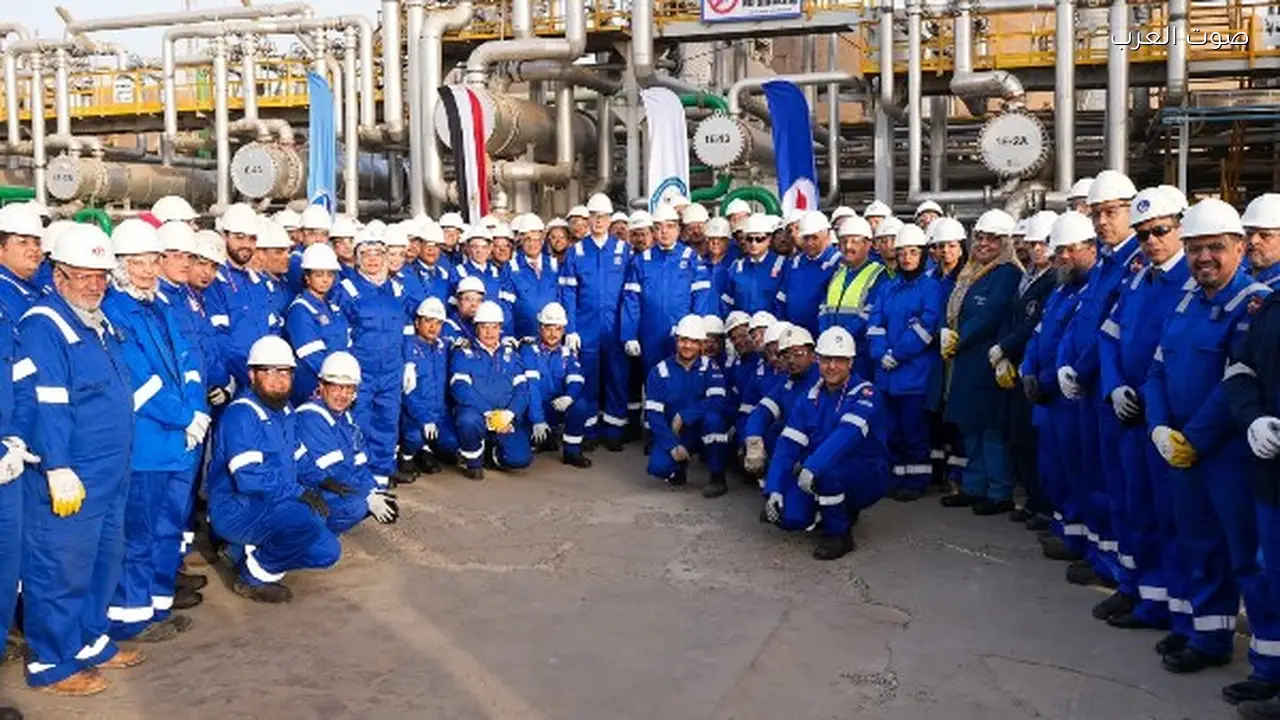 كريم بدوي يزور وحدات شركة القاهرة لتكرير البترول ويستمع للعاملين
