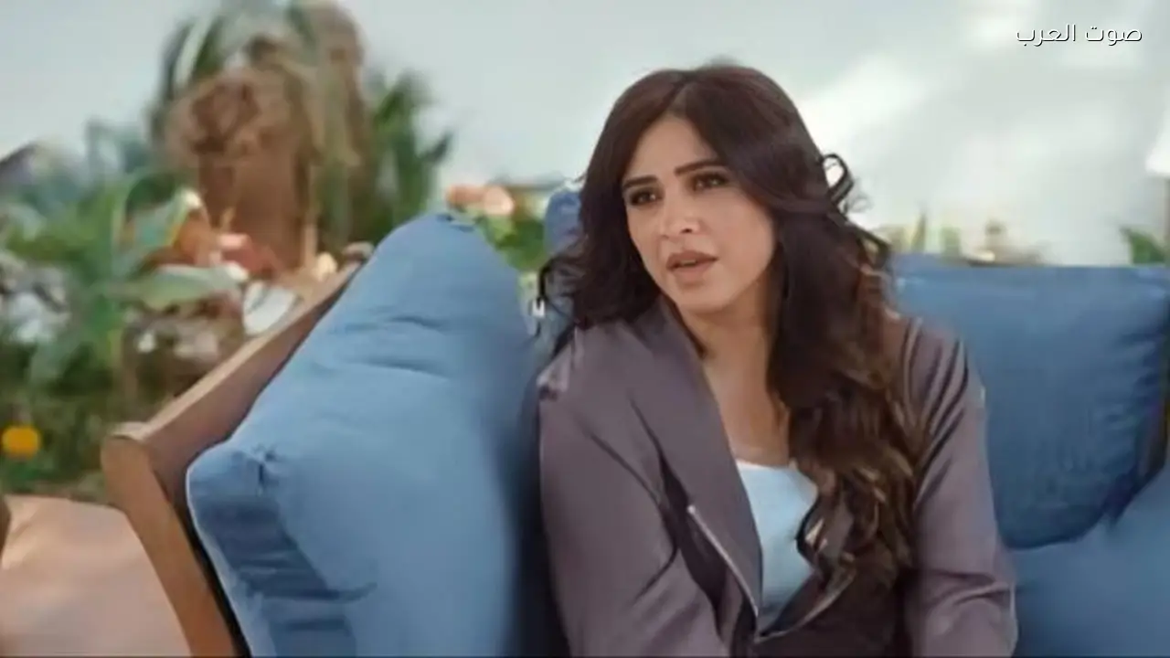 كريم فهمي ينصح ياسمين عبد العزيز في مسلسل وننسى اللي كان بعدم التصرف بشكل غير مناسب