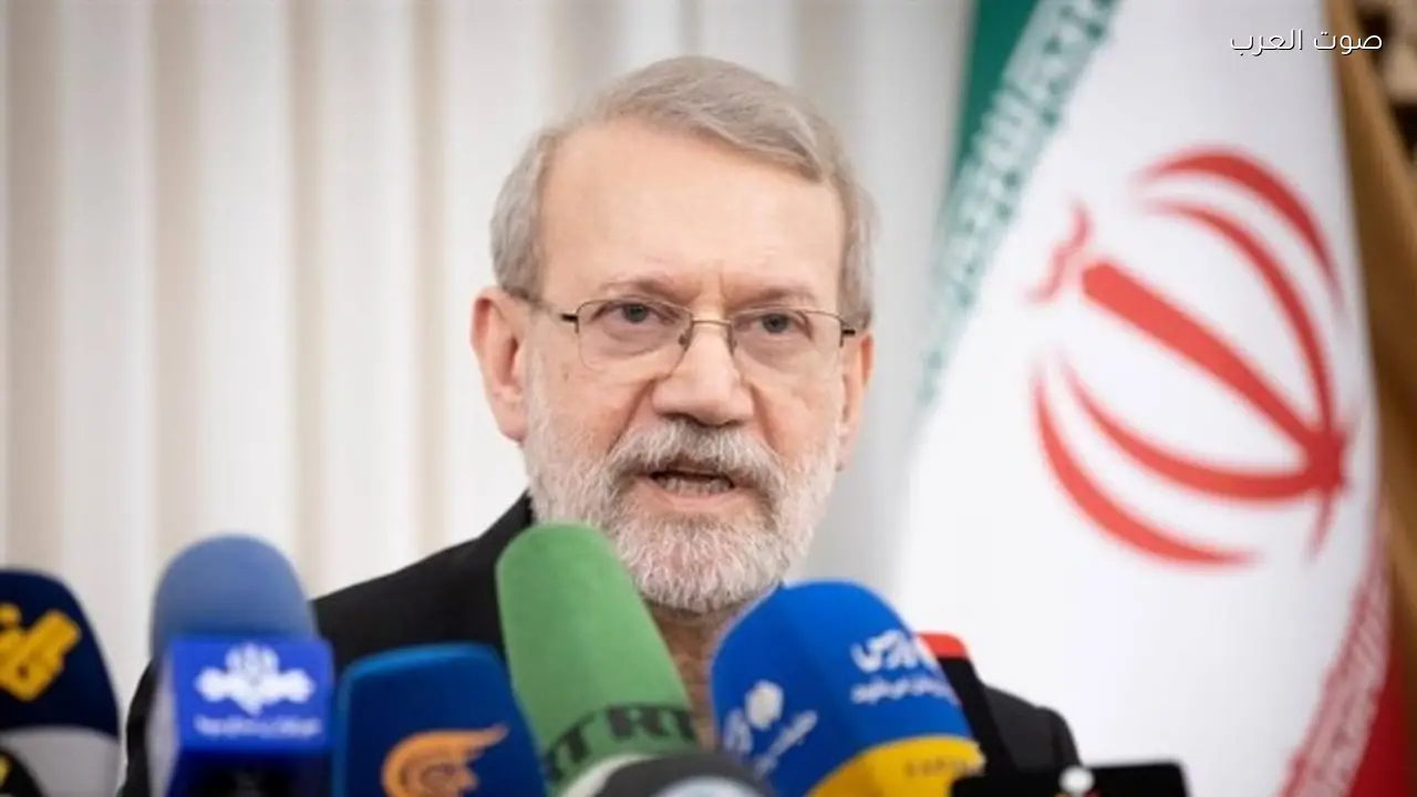 لاريجاني يصل مسقط لمناقشة التطورات الدولية