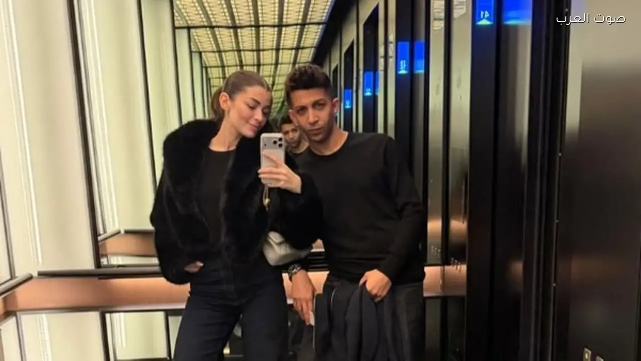 ليلى زاهر تظهر برفقة زوجها بإطلالة رومانسية