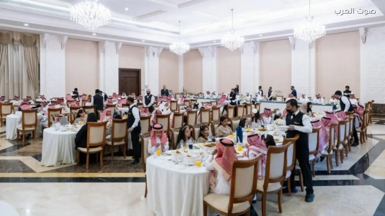 محافظ الأحساء يشارك الأيتام في مأدبة إفطار رمضانية