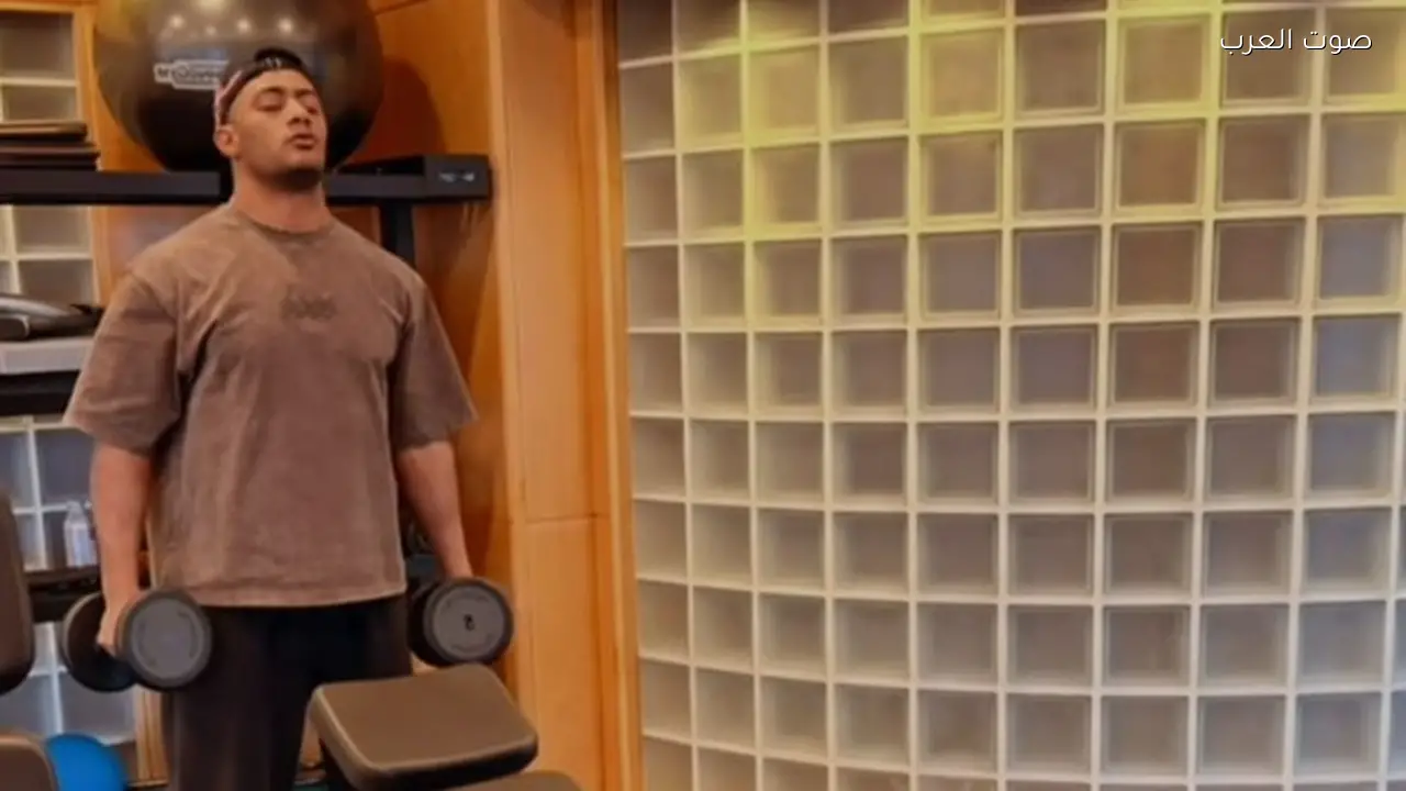 محمد رمضان يشارك صورًا جديدة من صالة الألعاب الرياضية