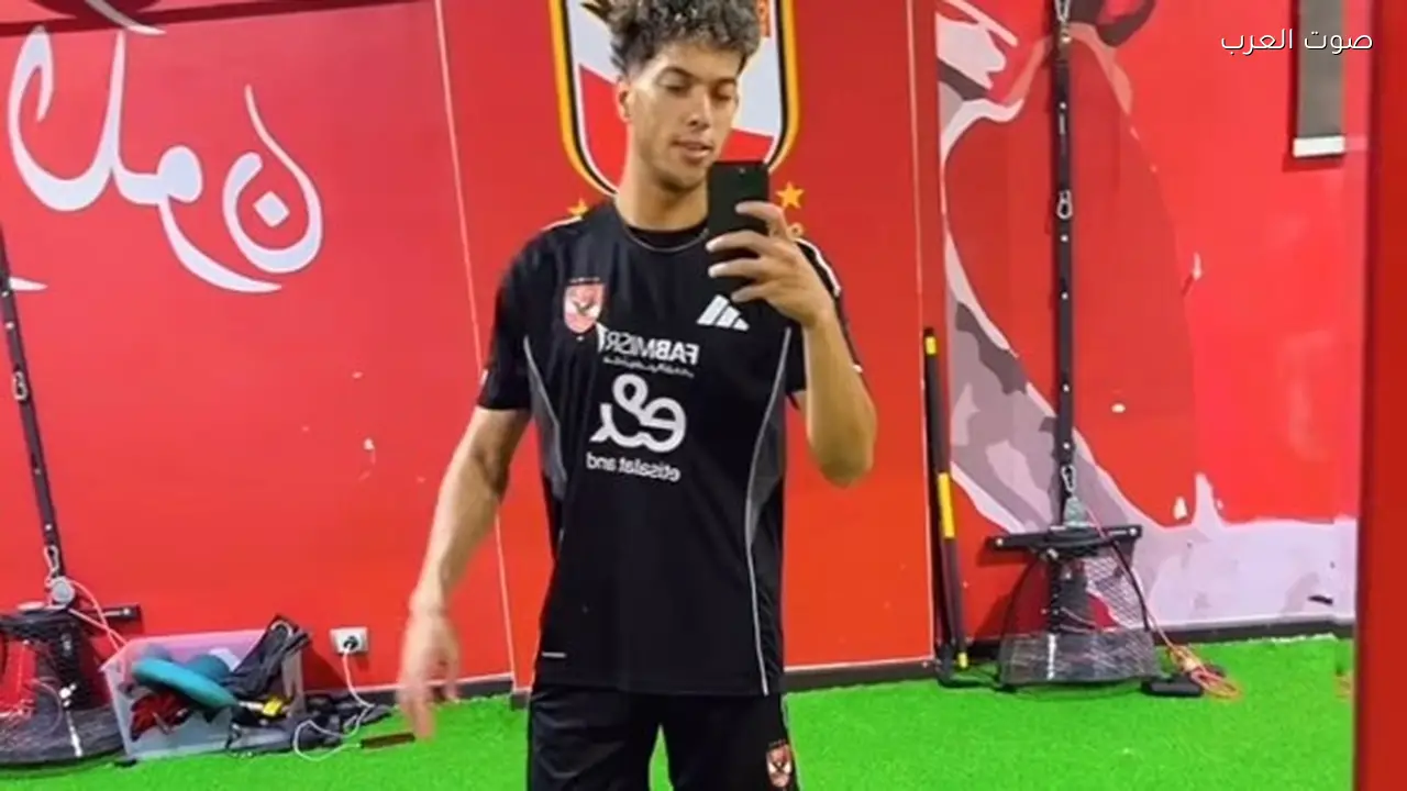 محمد فارس: الحل لأزمة إمام عاشور في الأهلي من الملعب