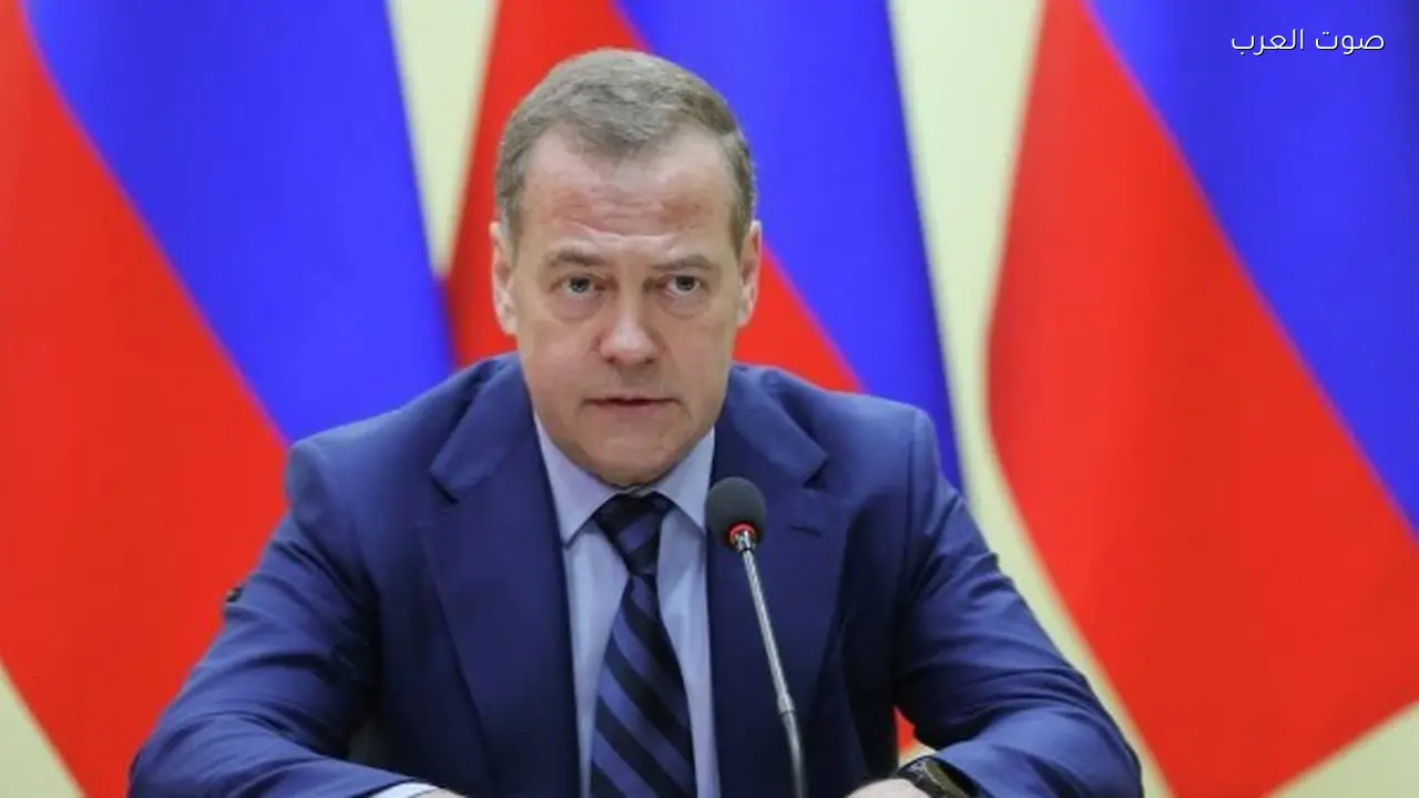 مدفيديف: أوروبا ستفقد سيادتها وجرينلاند هي البداية