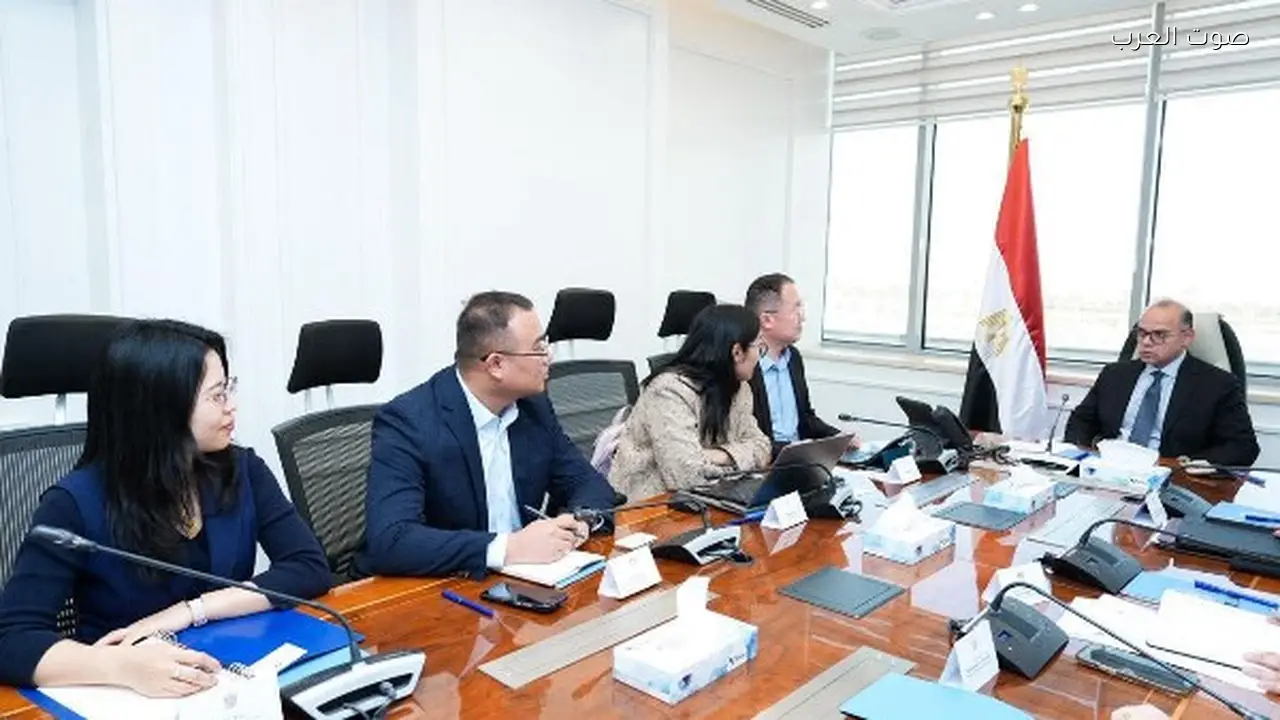 مشروع قوالب الإطارات يعزز صناعة السيارات في مصر