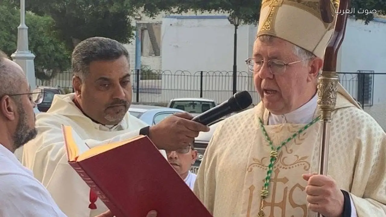 مطران الكنيسة اللاتينية يقود قداس عيد تقدمة الرب بالإسكندرية