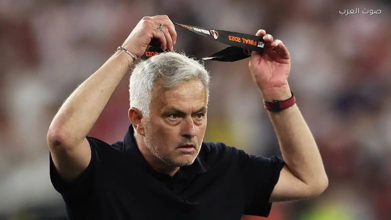 مورينيو يغيب عن إياب ريال مدريد وبنفيكا بسبب الطرد