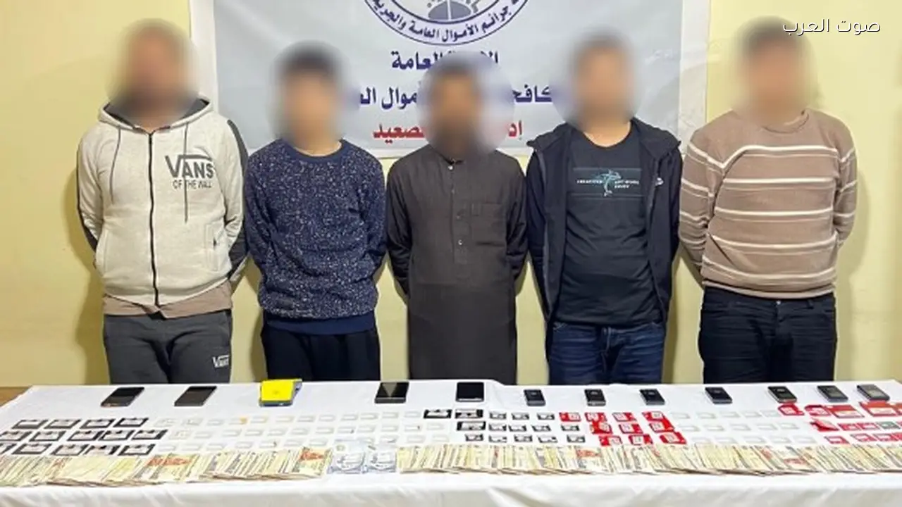 موظفون مزيفون لخدمة العملاء ينصبون على عملاء البنوك