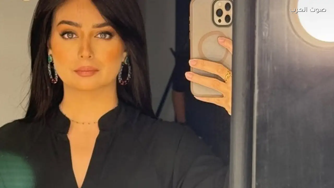 هبه مجدي تتألق بإطلالة محتشمة في ترويج “المداح: أسطورة النهاية”