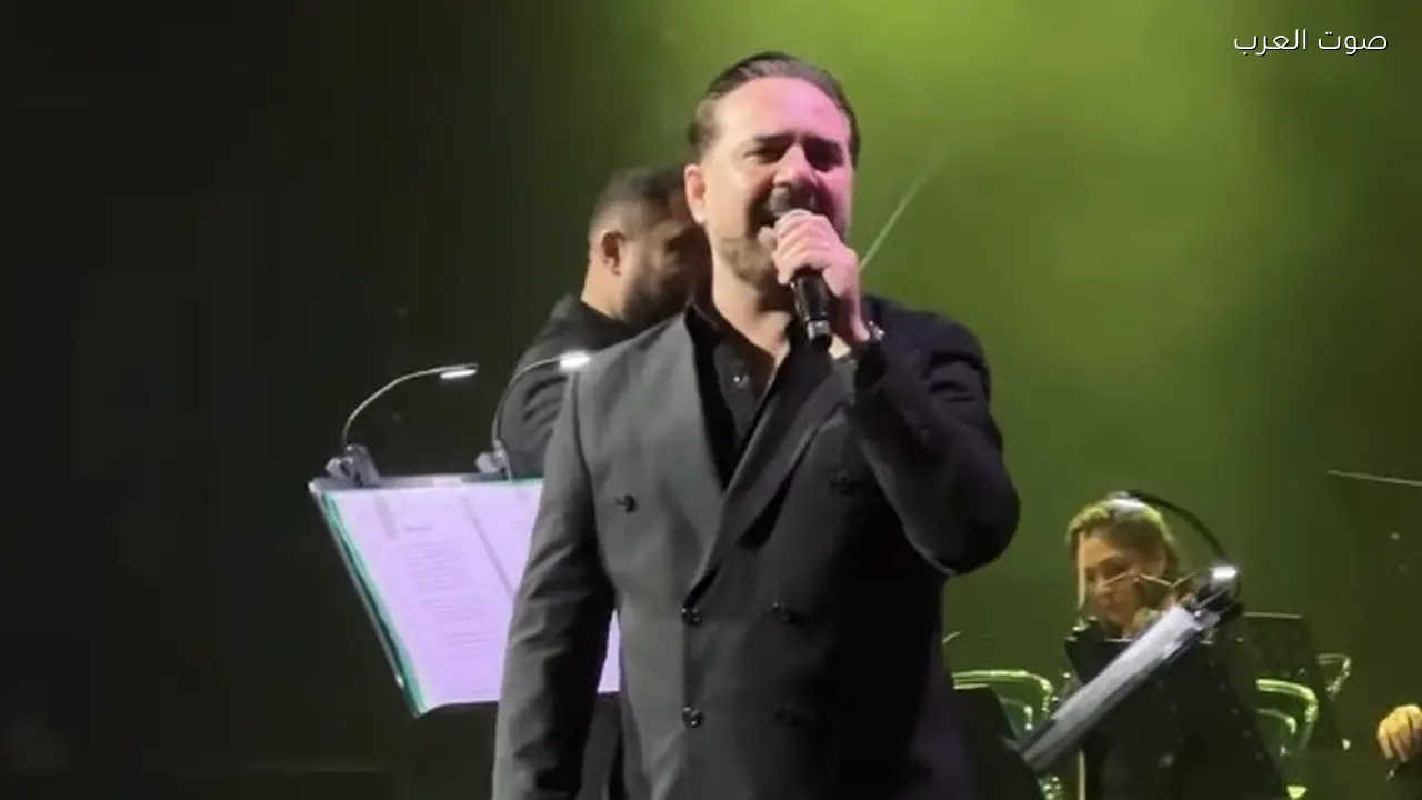 وائل جسار يثير حماس الجمهور في حفله بالإمارات
