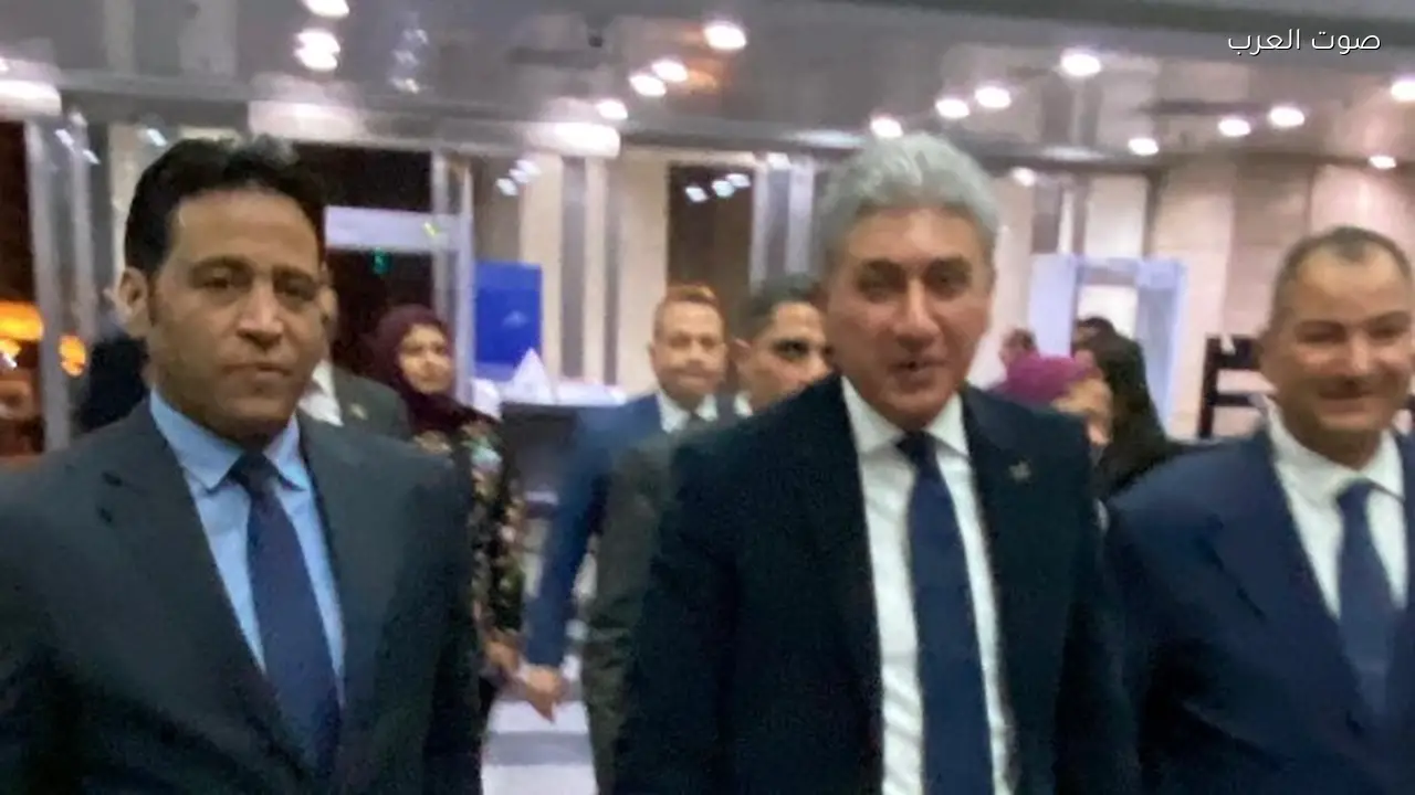 وزراء وفنانون يحضرون عرض فيلم “الرجل ذو القبعة” لزاهي حواس