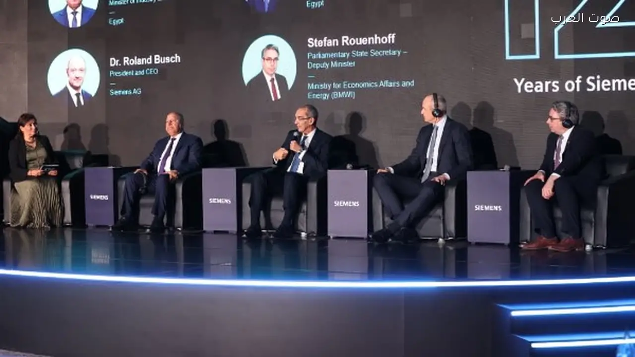 وزير الاتصالات يؤكد تسهيل الخدمات الحكومية الرقمية للمواطنين