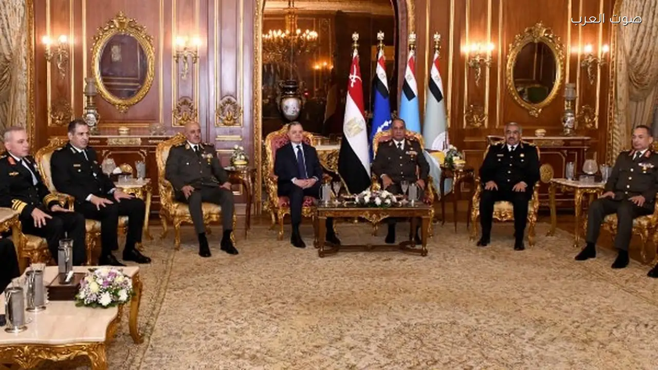 وزير الدفاع: القوات المسلحة والشرطة حماة الوطن وأمنه