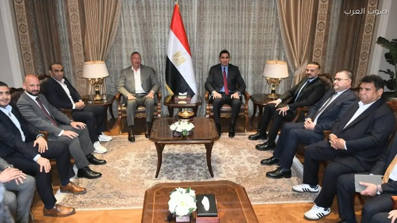 وزير الرياضة يؤكد دعم الأندية بعد زيارة وفد الأهلي