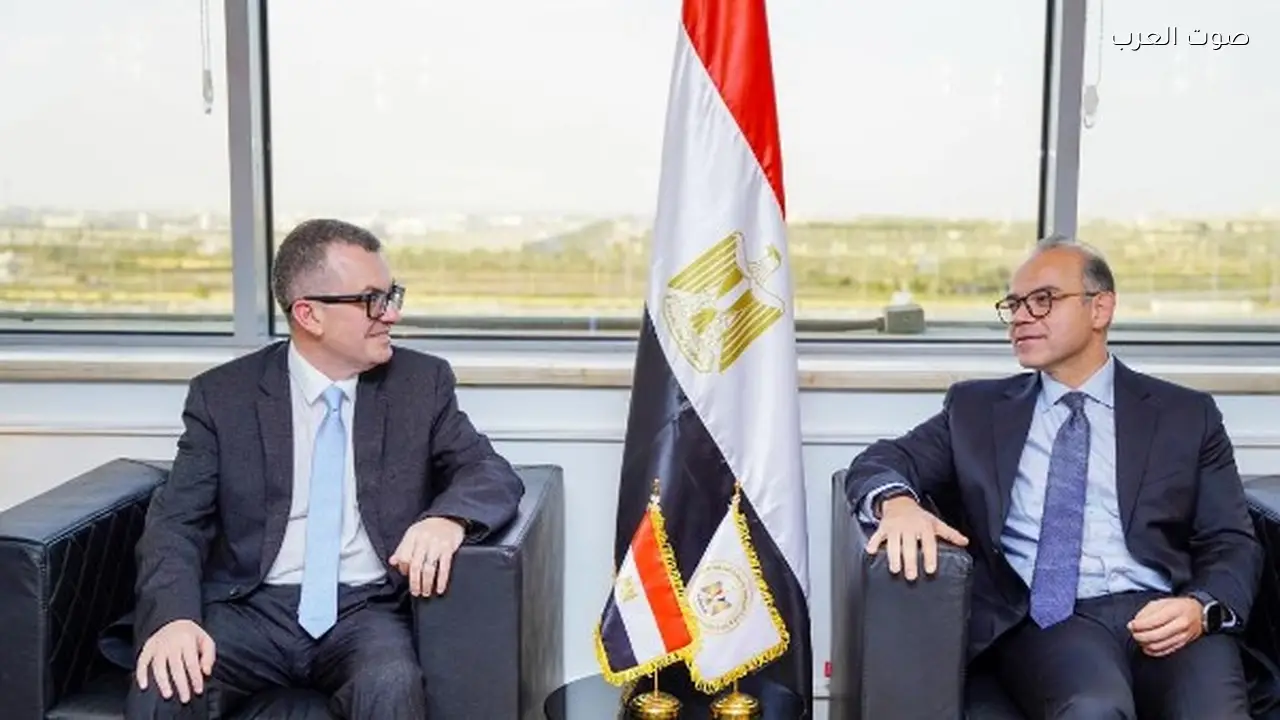 وزيرا الاستثمار والتخطيط يبدأان تحديث قياس الادخار القومي