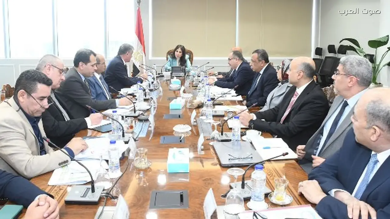 وزيرة الإسكان تتابع مشروعات مبادرة حياة كريمة بالمحافظات