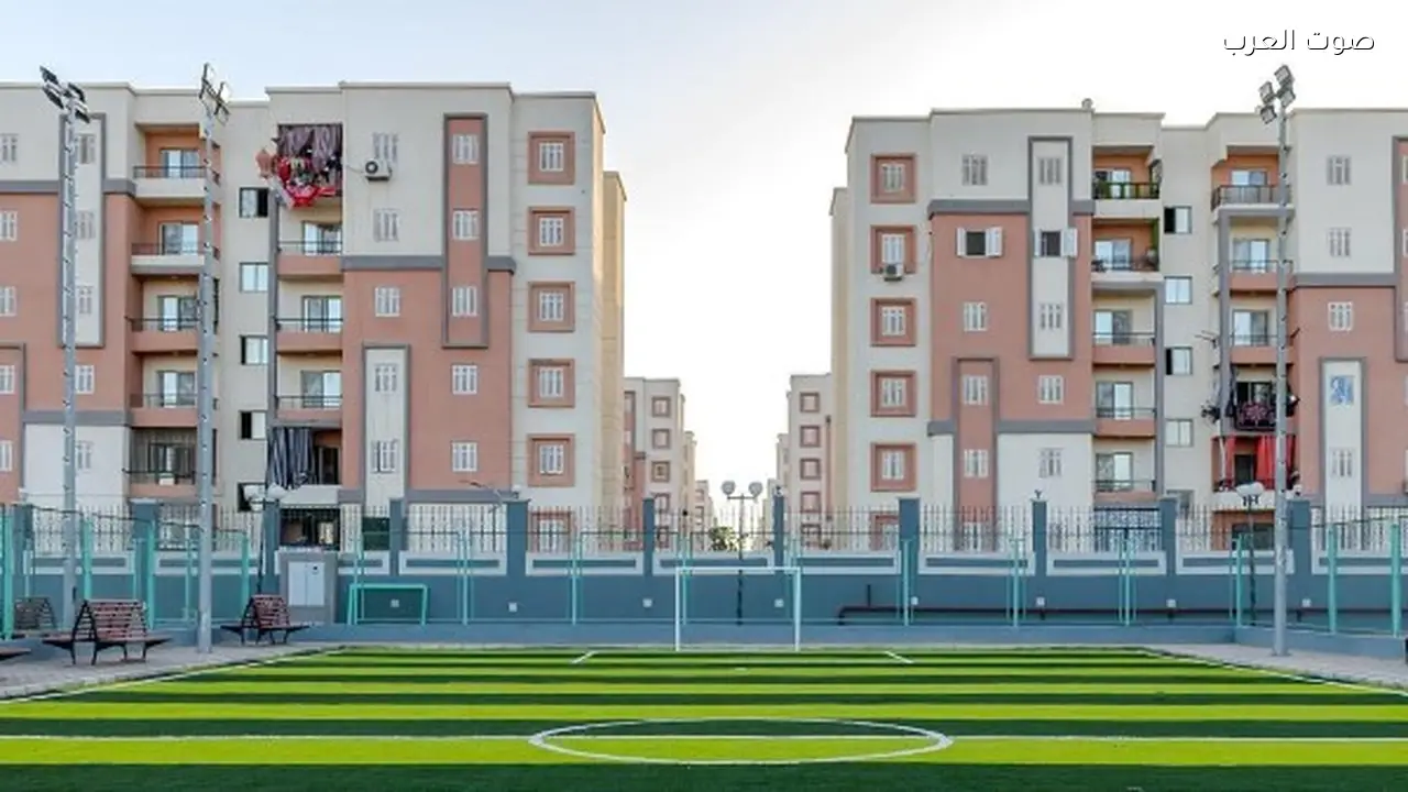 وزيرة الإسكان تتابع مشروعات مدينة العبور الجديدة