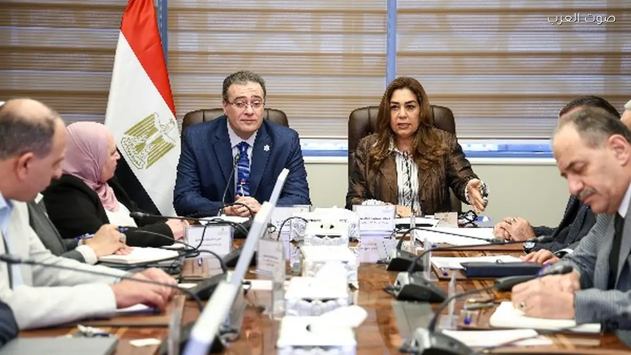 وزيرة التنمية المحلية تبحث تعديلات الهياكل التنظيمية بالوزارة