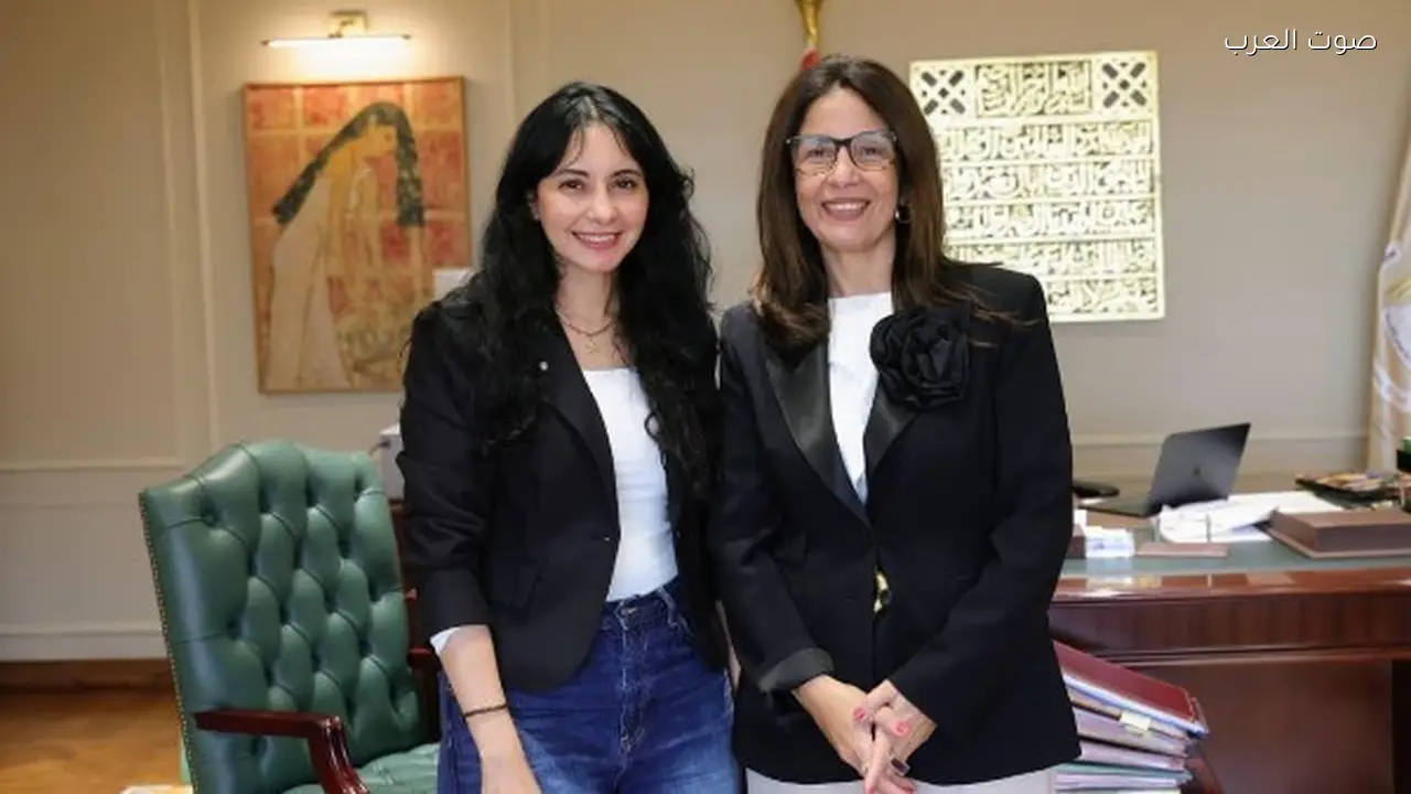 وزيرة الثقافة تناقش مع نسمة عبد العزيز إطلاق كرنفال «بهجة وبسمة» في القرى