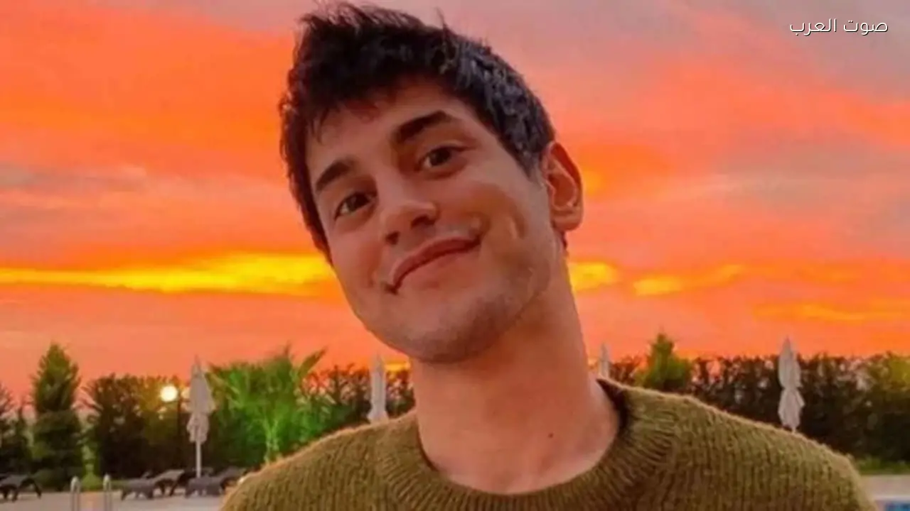 وفاة فنان تركي شهير إثر سقوط شجرة عليه