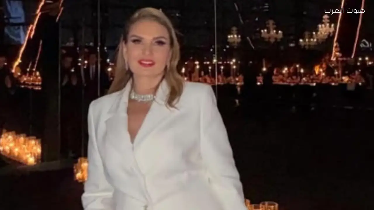 يسرا تتألق بإطلالة جديدة في أحدث ظهور لها